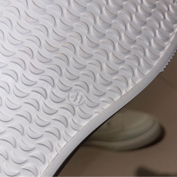 Slip On Sneakers white size 8.5 Casual Low Top Flat Skate Shoes lace comfy nwot - Picture 8 of 12